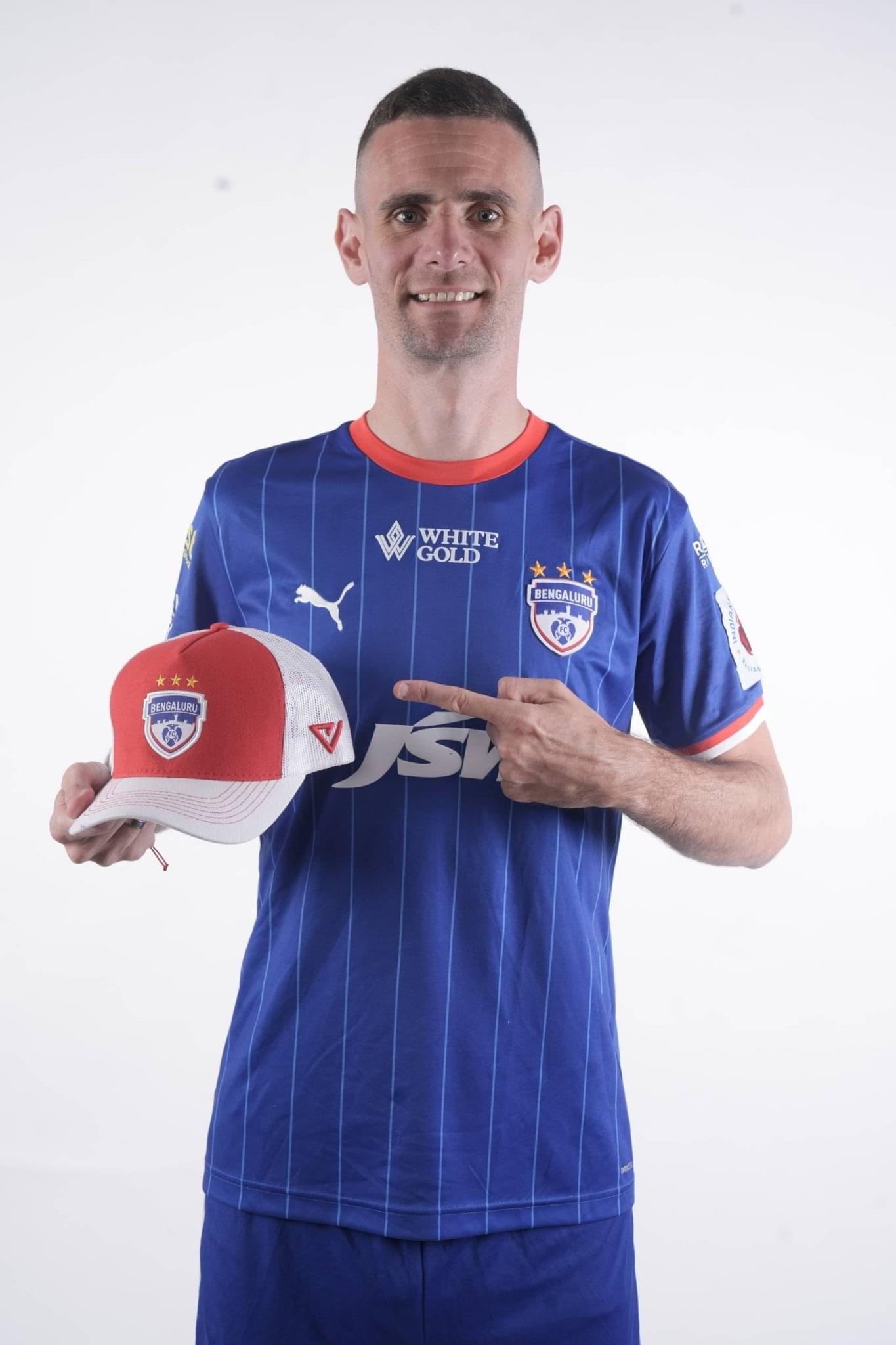 
                  
                    BFC Red Color - valientecaps
                  
                